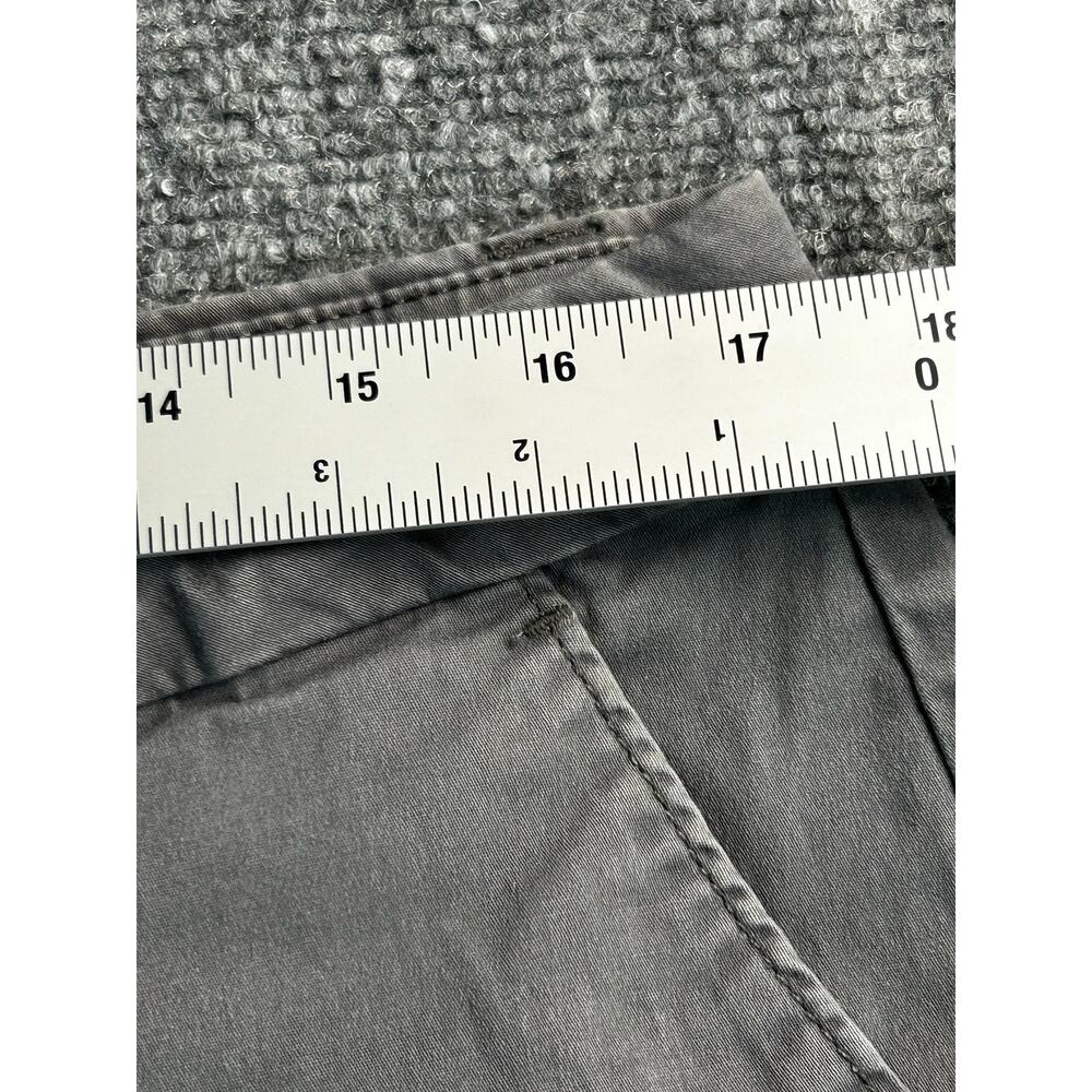 Magellan Outdoors Women's Gray Stretch Casual Chino Shorts Size 16 - Picture 8 of 10